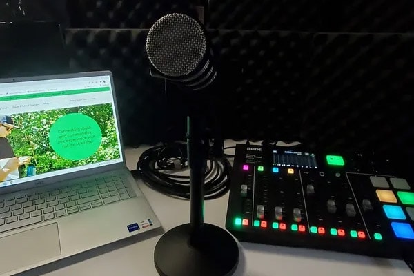 Podcast Mic Setup